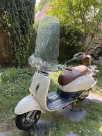 Zhen retro scooter beige/wit, Ophalen, Gebruikt, Maximaal 45 km/u, Zhen