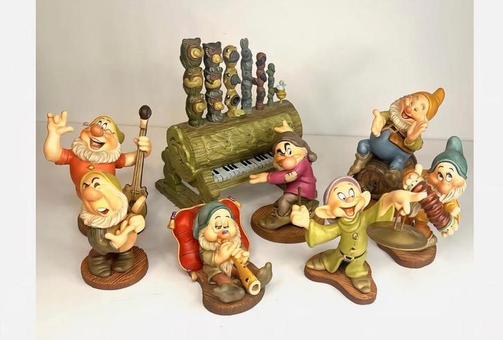 Wdcc Disney de 7 dwergen van Sneeuwwitje compleet met coa, Verzamelen, Disney, Zo goed als nieuw, Beeldje of Figuurtje, Sneeuwwitje of Doornroosje