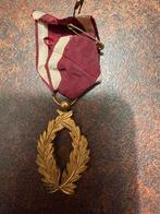 Oude Medaille met Lint, Ophalen of Verzenden, Overige soorten, Overige gebieden, Lintje, Medaille of Wings