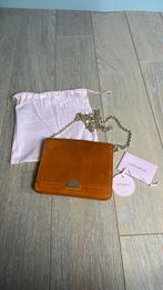 Coccinelle crossbody oranje suede goud ketting, Sieraden, Tassen en Uiterlijk, Tassen | Damestassen, Handtas, Oranje, Gebruikt