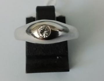 Witgouden 14 kr. heren ring met briljant. beschikbaar voor biedingen