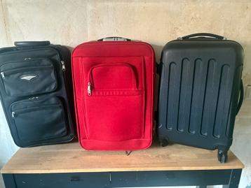 3 mooie koffers te koop beschikbaar voor biedingen