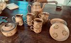 Retro compleet koffieservies, Keramiek, Ophalen of Verzenden, Zo goed als nieuw, Overige stijlen