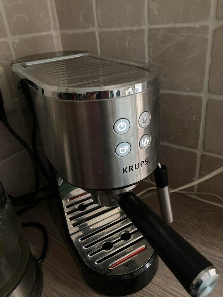 Krups XP4418 Espressomachine - Zo goed als nieuw!, Witgoed en Apparatuur, Koffiezetapparaten, Zo goed als nieuw, Gemalen koffie