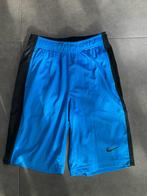 Mooi NIKE dry-fit short blauw met zwarte bies mt M (134/146), Jongen, Ophalen of Verzenden, Sport- of Zwemkleding, Zo goed als nieuw