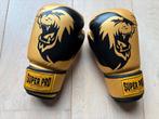 Super Pro Combat Gear Bokshandschoenen Goud/Zwart 8 oz, Ophalen, Zo goed als nieuw, Bokshandschoenen