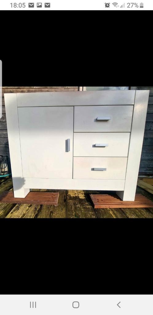 Moet snel weg!!! Commode kast, zwaar massief eiken € 100,-, Kinderen en Baby's, Kinderkamer | Commodes en Kasten, Zo goed als nieuw