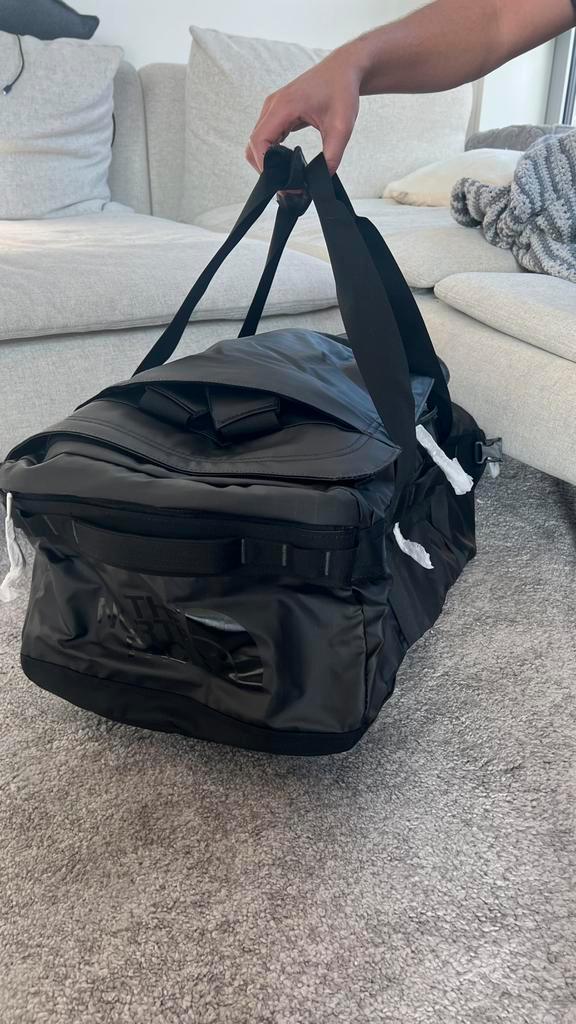 North face Base Camp voyager Duffel 62L, Sieraden, Tassen en Uiterlijk, Tassen | Reistassen en Weekendtassen, Nieuw, Zwart, 60 tot 80 cm