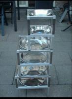 Heel veel vogel benodigdheden., Meerdere dieren