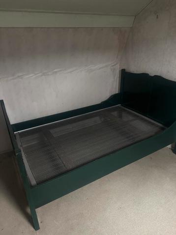 Houten bedframe - Groen beschikbaar voor biedingen