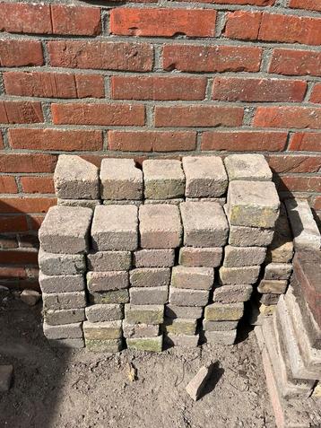 Gratis Diverse waaltjes en stenen 10x10 beschikbaar voor biedingen