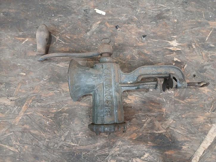 Husqvarna  Vleesmolen, Antiek en Kunst, Antiek | Gereedschap en Instrumenten, Ophalen of Verzenden