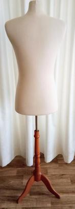 Paspop om uw kleding op te passen met naaien., Ophalen, Paspop