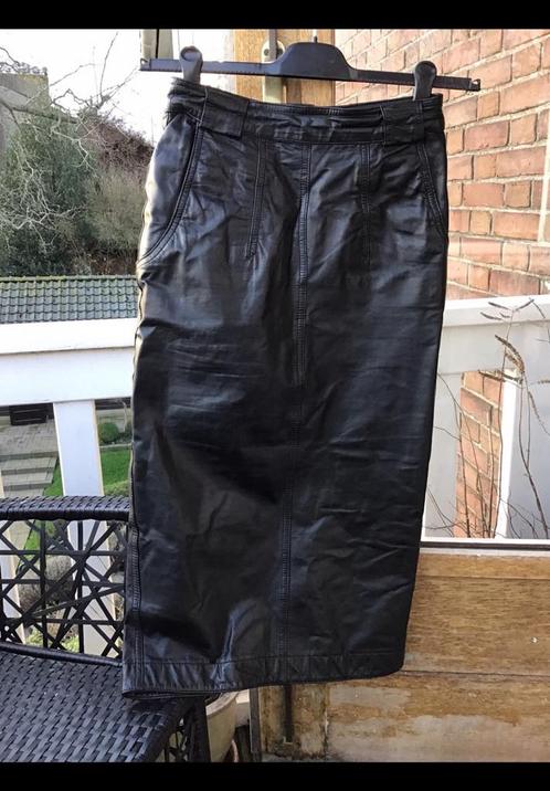 Zwarte leren lange rok met aparte split. Maat 36 soepel leer, Kleding | Dames, Rokken, Zo goed als nieuw, Maat 36 (S), Zwart, Onder de knie