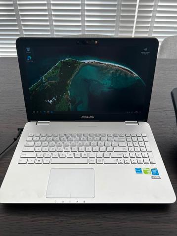 ASUS 15,6 inch laptop MET laptopstand - i7 cpu, 12 gb ram beschikbaar voor biedingen