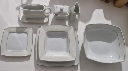 Servies set 24-delig, Huis en Inrichting, Keuken | Servies, Zo goed als nieuw, Bord(en), Overige stijlen, Porselein, Ophalen