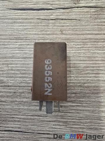 Crash alarm relais BMW 3/5/7/8 serie E31 E32 E34 E36 1384732 beschikbaar voor biedingen