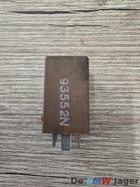 Crash alarm relais BMW 3/5/7/8 serie E31 E32 E34 E36 1384732, Auto-onderdelen, Elektronica en Kabels, BMW, Gebruikt, Ophalen of Verzenden