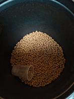 Te koop ton met meer dan 15 kg hondenvoer, Dieren en Toebehoren, Ophalen, Hond