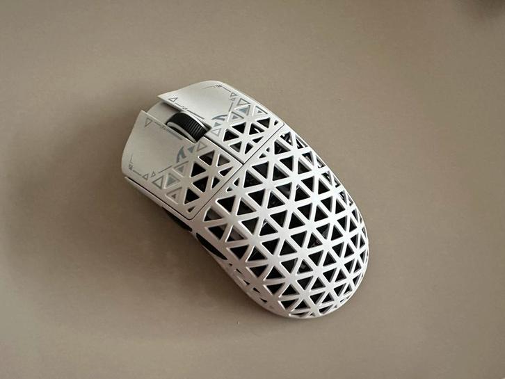 Attack Shark R5 Ultra Wireless Gaming Mouse, White, Computers en Software, Muizen, Zo goed als nieuw, Muis, Rechtshandig, Draadloos