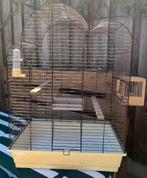 Mooi gebruikte grote vogelkooi met toebehoren te koop, Ophalen, Gebruikt, Metaal, Vogelkooi