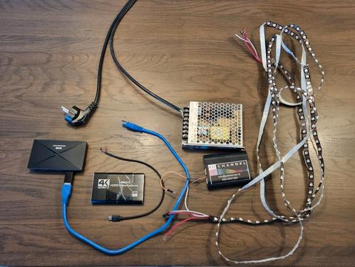 Raspberry Pi 3 + voeding + case + 2x  o.a.Ezcap 333 4K + LED, Hobby en Vrije tijd, Elektronica-componenten, Zo goed als nieuw