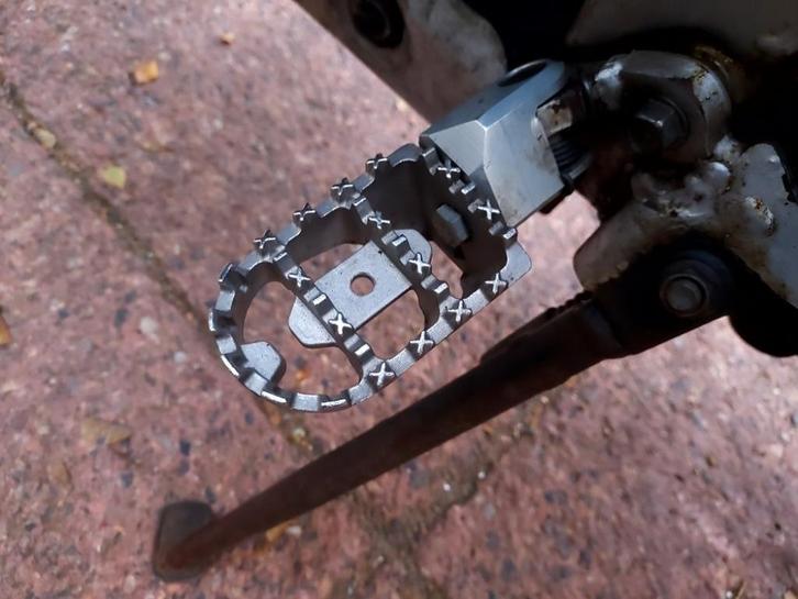 Honda All-road XRV 650/750 XL600V Alu. verbrede voetstepjes, Motoren, Accessoires | Overige, Zo goed als nieuw, Verzenden