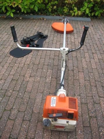Stihl FS220 Bosmaaier Benzine Maaikop + Nieuw Tuig 35CC beschikbaar voor biedingen