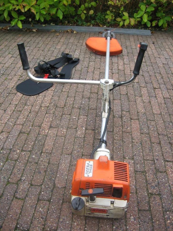 Stihl FS220 Bosmaaier Benzine Maaikop + Nieuw Tuig 35CC, Tuin en Terras, Bosmaaiers, Gebruikt, Benzine, Ophalen