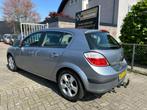 Opel Astra 1.6 Sport AIRCO|CRUISECON.|TREKH.|, Auto's, Opel, 1165 kg, Origineel Nederlands, Te koop, Zilver of Grijs