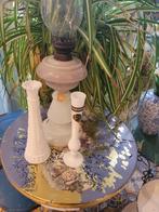 Oude witte opaline glazen vaasjes p/st 9,95 foto 1 t/m 3