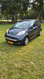 Peugeot 107 1.0 12V E-vti 68PK 3DR 2011 Grijs, Auto's, Voorwielaandrijving, 4 stoelen, 68 pk, Origineel Nederlands