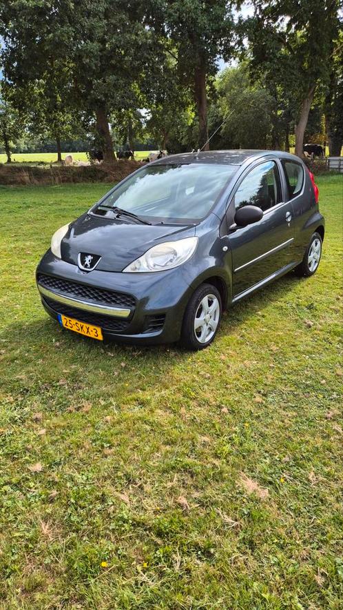 Peugeot 107 1.0 12V E-vti 68PK 3DR 2011 Grijs, Auto's, Peugeot, Particulier, Airbags, Airconditioning, Alarm, Centrale vergrendeling