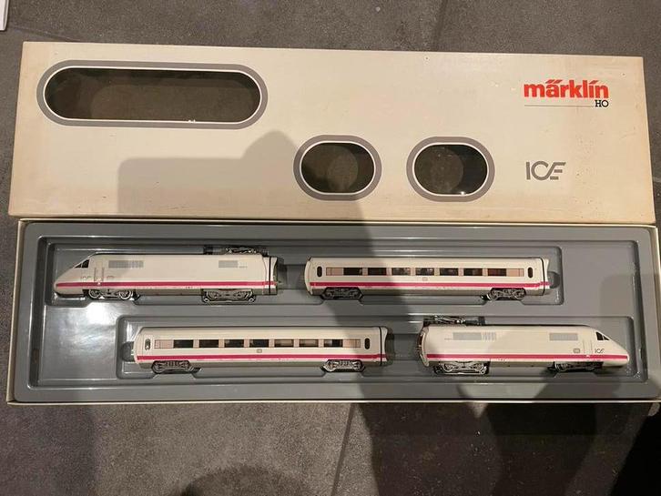 Prachtige Marklin ICE + 2 motorvoertuigen in nieuwstaat!, Hobby en Vrije tijd, Modeltreinen | Overige schalen, Zo goed als nieuw