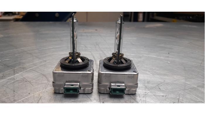 Xenon Lamp van een Volkswagen Passat, Auto-onderdelen, Verlichting, Volkswagen, Gebruikt, 3 maanden garantie, Ophalen of Verzenden