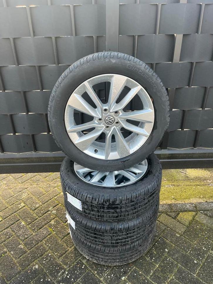 Originele 17” T-cross velgen + pirelli zomerbanden 7 mm, Auto-onderdelen, Banden en Velgen, Banden en Velgen, Zomerbanden, 17 inch