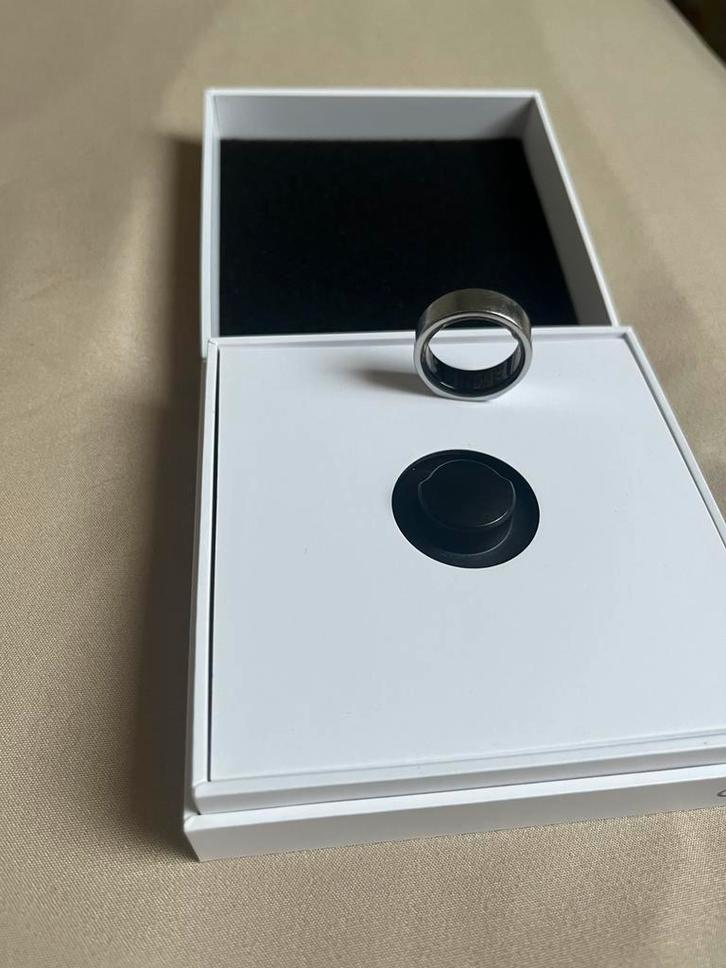 Oura ring heritage silver maat 10, Sieraden, Tassen en Uiterlijk, Activity trackers, Zo goed als nieuw, iOS, Zilver, Waterdicht