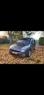 Peugeot Partner 1.6 16V 88KW Tepee 7PL 2012 Bruin, Auto's, Peugeot, Voorwielaandrijving, 4 cilinders, Bruin, 4 stoelen
