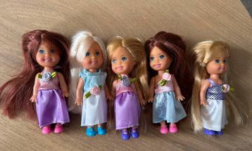 Mini poppen beschikbaar voor biedingen