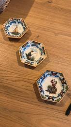 Drie Makkum bordjes de visserij, Antiek en Kunst, Ophalen of Verzenden