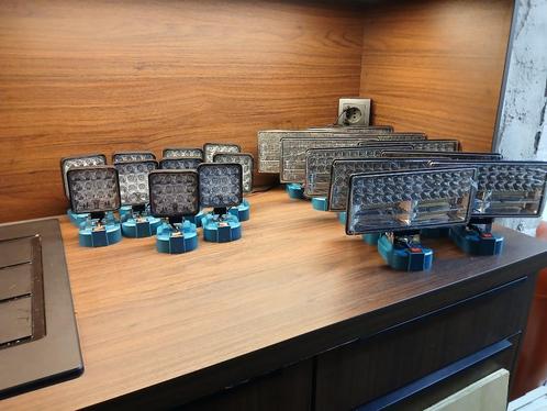 makita accu ledlamp   passend Groot 29,00 klein 15,00 nieuw, Doe-het-zelf en Verbouw, Bouwverlichting, Nieuw, Lamp, 50 tot 200 watt