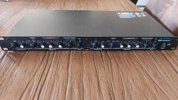 Alesis 3632 compressor   beschikbaar voor biedingen