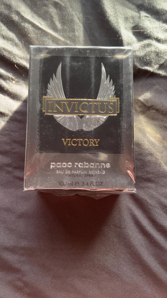 Invictus parfum 100ml, Sieraden, Tassen en Uiterlijk, Uiterlijk | Parfum, Ophalen of Verzenden, Nieuw