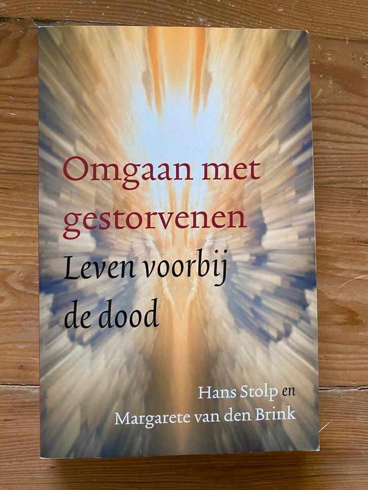 Omgaan met gestorvenen - Hans Stolp, Boeken, Esoterie en Spiritualiteit, Gelezen, Achtergrond en Informatie, Overige onderwerpen