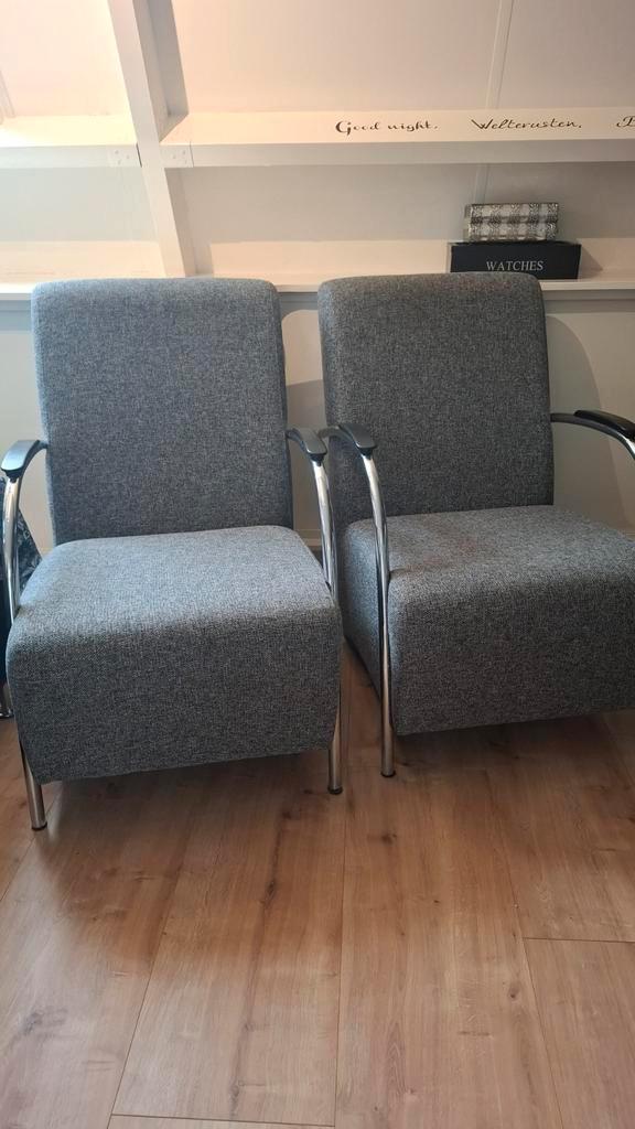 Twee comfortabele fauteuils van Pronto Wonen, Huis en Inrichting, Stoelen, Gebruikt, Twee, Metaal, Stof, Grijs, Ophalen