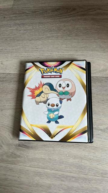 Pokémon map met 80 kaarten en 1 grote kaart beschikbaar voor biedingen