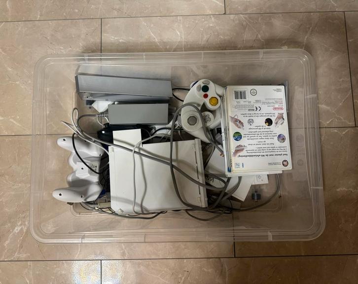 Nintendo Wii met Games!, Spelcomputers en Games, Games | Nintendo Wii, Zo goed als nieuw, Racen en Vliegen, 2 spelers, Vanaf 3 jaar