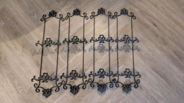 Wandrek staal tbv borden/lijsten/display, Antiek en Kunst, Curiosa en Brocante, Ophalen of Verzenden