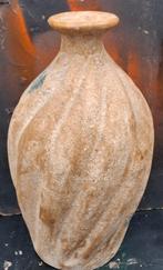 Vaas. Terra-cotta.  Oud. 48 cm., Ophalen