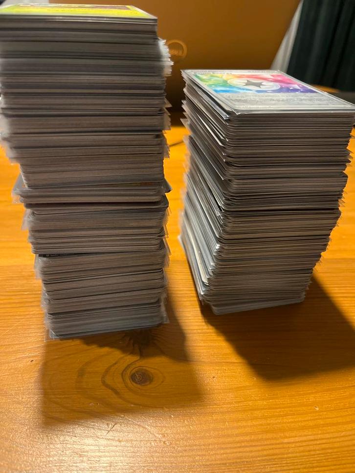 Grote Pokémon Verzameling 800+ Black Bolt, White Flares, Hobby en Vrije tijd, Verzamelkaartspellen | Pokémon, Gebruikt, Meerdere kaarten